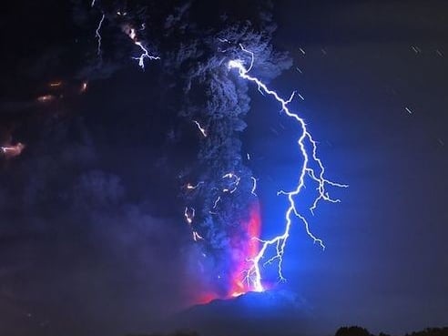 智利火山噴發宛如世界末日降臨？！
