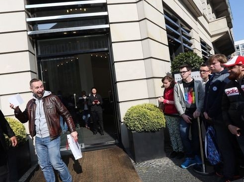 為 Apple Watch 排的隊，這次不在 Apple Store 門外