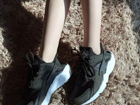 夏天這麼搭就對了! Nike Air Huarache 武士鞋女孩穿搭大集結