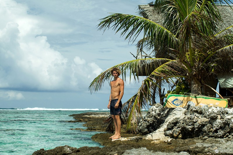 PULL&BEAR 最新泳装系列-- JAY ALVARREZ&ALEXIS REN Lost in Moorea island