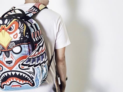Sprayground 帥遊街頭，潮包踩進時裝週