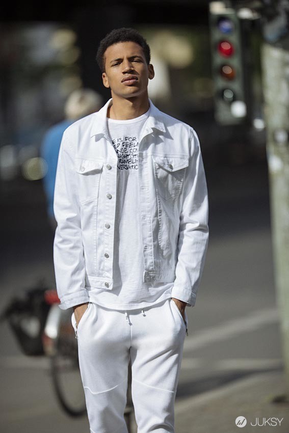 PULL&BEAR 推出迷你男裝系列 URBAN WHITE 彰顯利落的線條感和簡約的設計精髓
