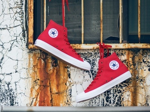 哥穿的不只是經典，而是未來！CONVERSE Chuck Taylor All Star II升級再現！
