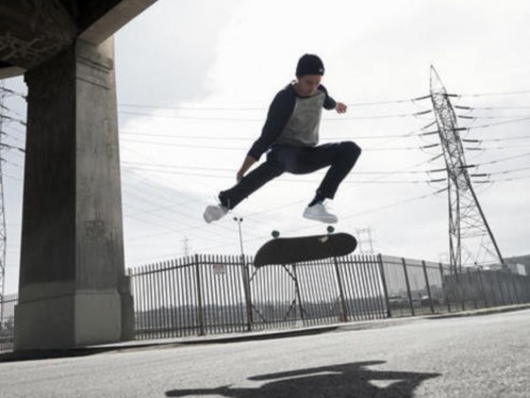 玩轉滑板:ZOOM JANOSKI LOW