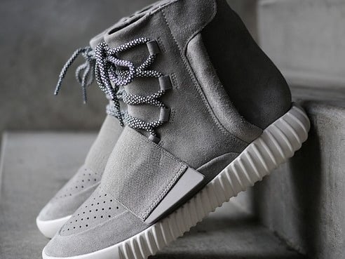 歐洲品牌 Bershka 推出激似 Yeezy 750 Boost、Y-3 Qasa 的鞋款　抄襲邊緣惹爭議！