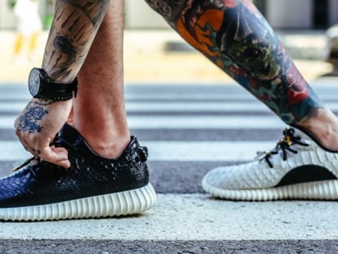 YEEZY BOOST 350 想要黑色還是灰色？客製化版本「太極」一次滿足！