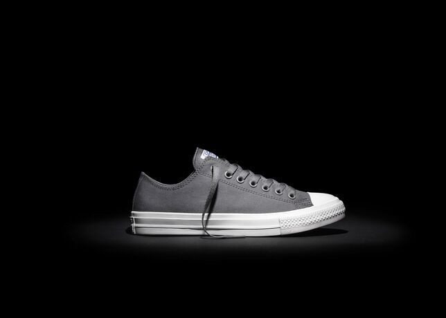 灰色、酒紅色!CONVERSE 全新冬季炫色登場