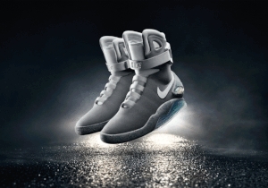 《回到未來》成真！Nike 正式宣告 Air Mag 問世　自動綁鞋帶不是夢