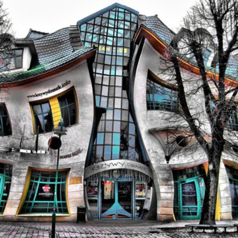 夢境中的房子 波蘭扭曲屋Krzywy Domek
