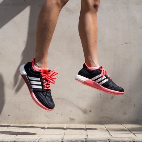 提供動能腳感　adidas 推出 Solar Boost 系列鞋款