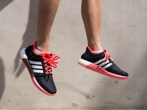 提供動能腳感　adidas 推出 Solar Boost 系列鞋款