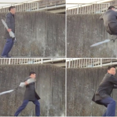 日本男子用 2 把超商雨傘　展現超強防身術而爆紅！