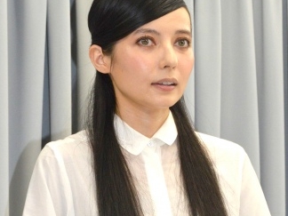 日本好感度 No.1 女星 Becky 驚爆醜聞　與已婚樂團主唱發生不倫戀