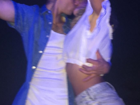 從小賈粉絲變情侶!Hailey Baldwin 曾經大力支持 Jelena 戀!