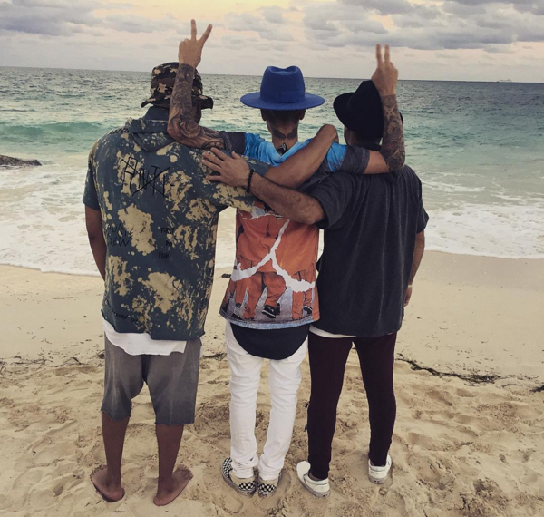 小賈斯汀秀出他的微妙穿搭 到底是潮還是怪?