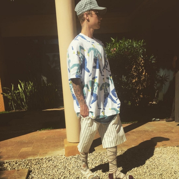 小賈斯汀秀出他的微妙穿搭　到底是潮還是怪？