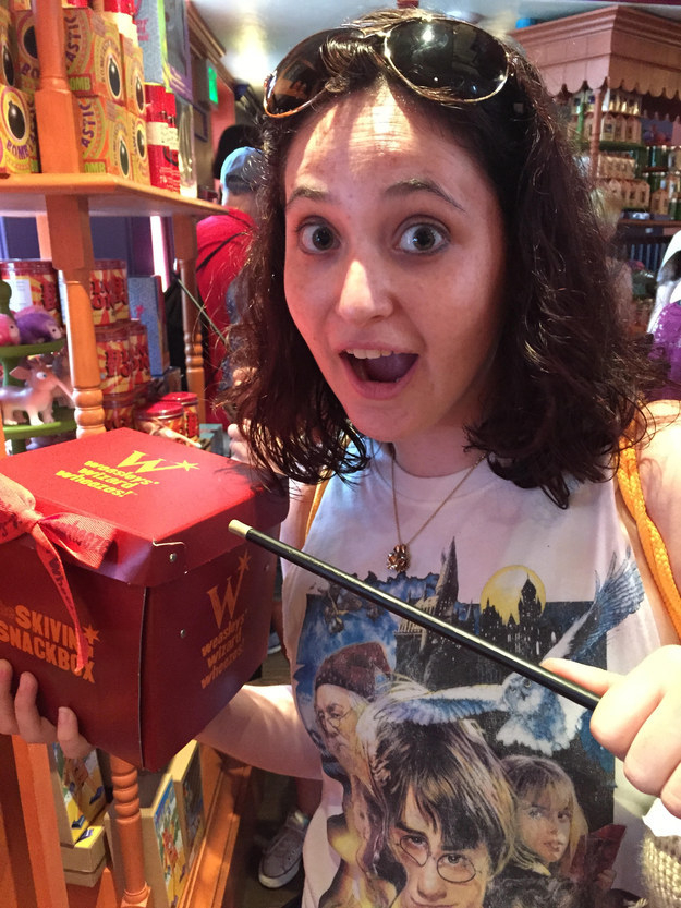 24 歲女孩是《哈利波特》超級鐵粉 收集各國版本的 Harry Potter!