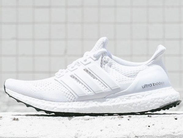 這簡直就是街頭震撼彈阿!adidas Ultra Boost 全白款式「補貨」消息確定