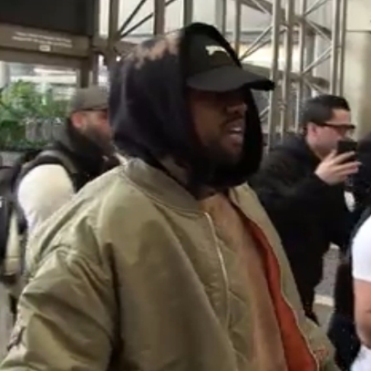 肯爺被媒體問到，如果 Nike 給你 10 億合約會考慮嗎？　他是這樣說的...