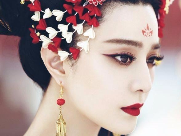 【古裝劇特輯】一秒化身成武媚娘！連名人都愛玩古妝  其中最妖豔的是...