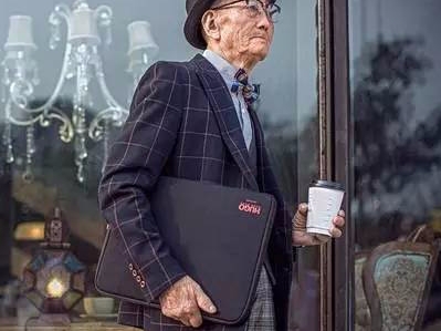 攝影師將 85 歲的爺爺大改造　農夫成為時尚型男！