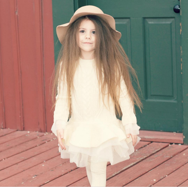 希望我女兒也那麼萌！網路出現可愛的「小版賽琳娜」爆紅！