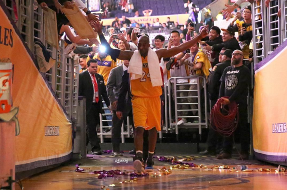 用行動證明自己還沒老　Kobe 狂砍 38 分終止湖人 10 連敗