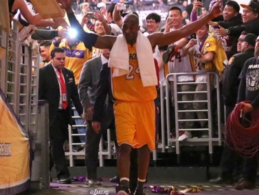 用行動證明自己還沒老　Kobe 狂砍 38 分終止湖人 10 連敗
