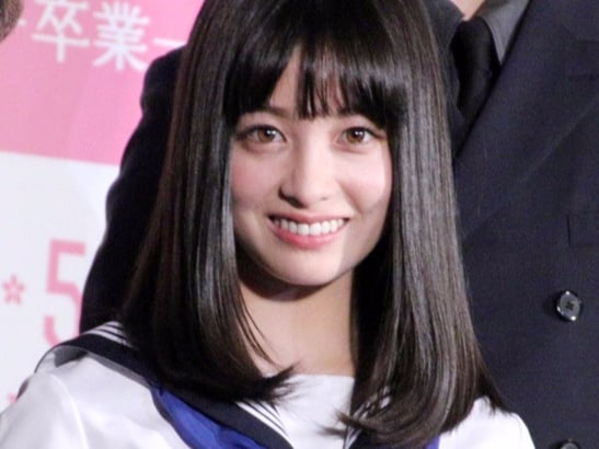 橋本環奈度過 17 歲生日 網友用一張對比照展示美少女的成長!