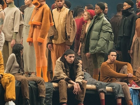 這場大場面的時裝秀終於結束了，我們來聊聊Yeezy Season 3 的花邊、鞋子和服裝