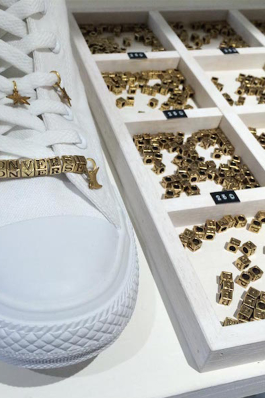 白鞋控注意:東京全白 Converse DIY 專門店!定製獨一無二的鞋款!