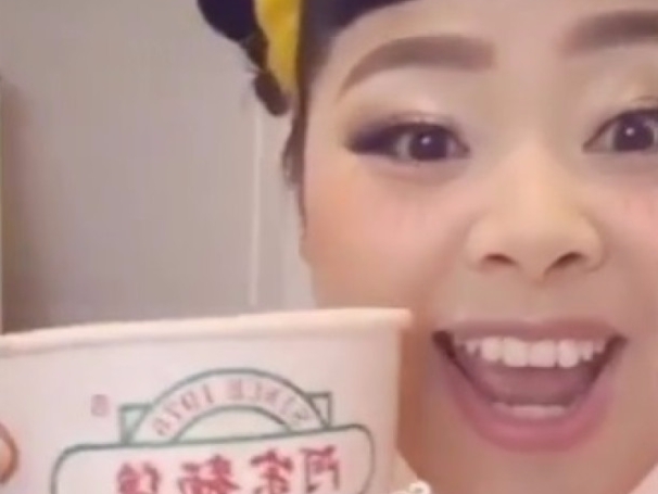 日本女丑渡邊直美來台灣　爆笑吃阿宗麵線影片獲得 16 萬個 like！