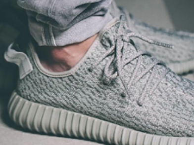 買不起 Yeezy Boost 350 Moonrock？這裡推薦給你風格相近的 5 種便宜鞋款！