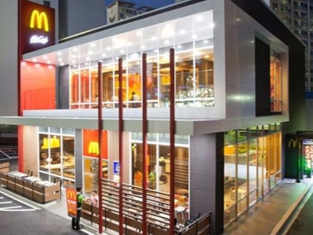 為了繼續吸引當年那群小朋友，麥當勞將在韓國門店提供啤酒