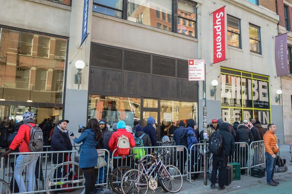 流血、衝突事件不斷！Supreme 倫敦專門店將被關閉？