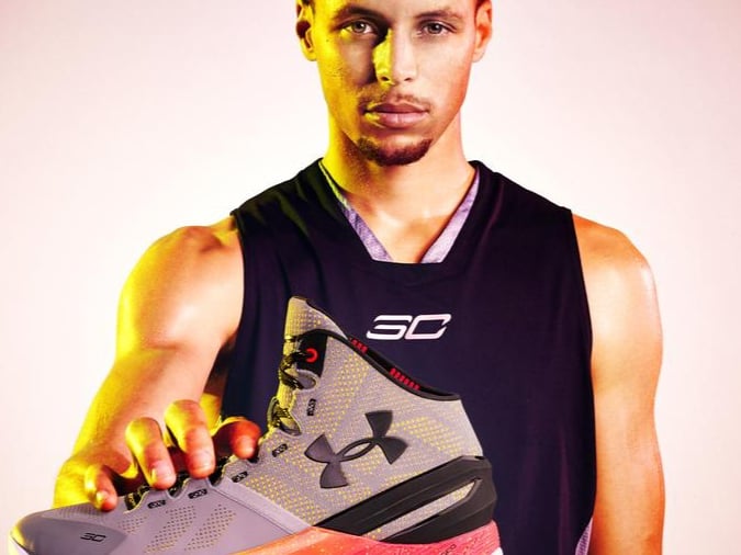 Curry 穿 Yeezy 打球有可能成真？肯爺喊話咖哩小子表示...