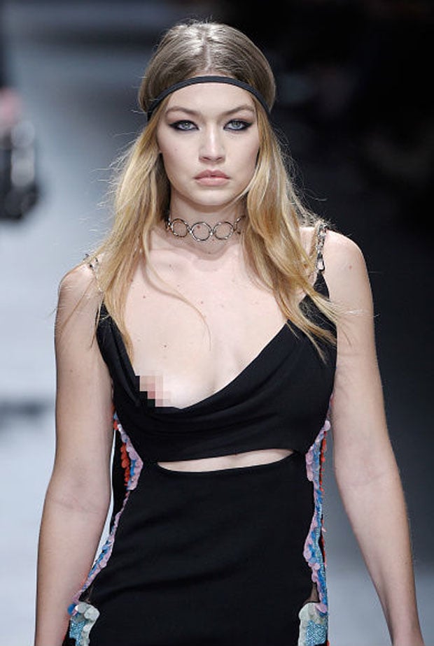 Gigi Hadid 走秀時不慎露點 她展現專業模特兒態度淡定走完!