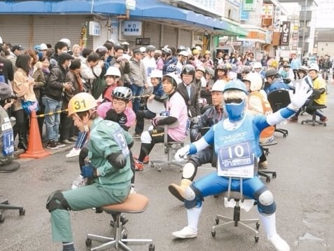 早就厭倦路跑活動了嗎？日本創意辦公椅競速活動台南開飆