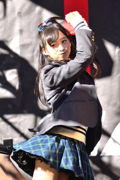 足以與橋本環奈顏值對抗的 AKB 14 歲小栗有以被瘋狂討論!