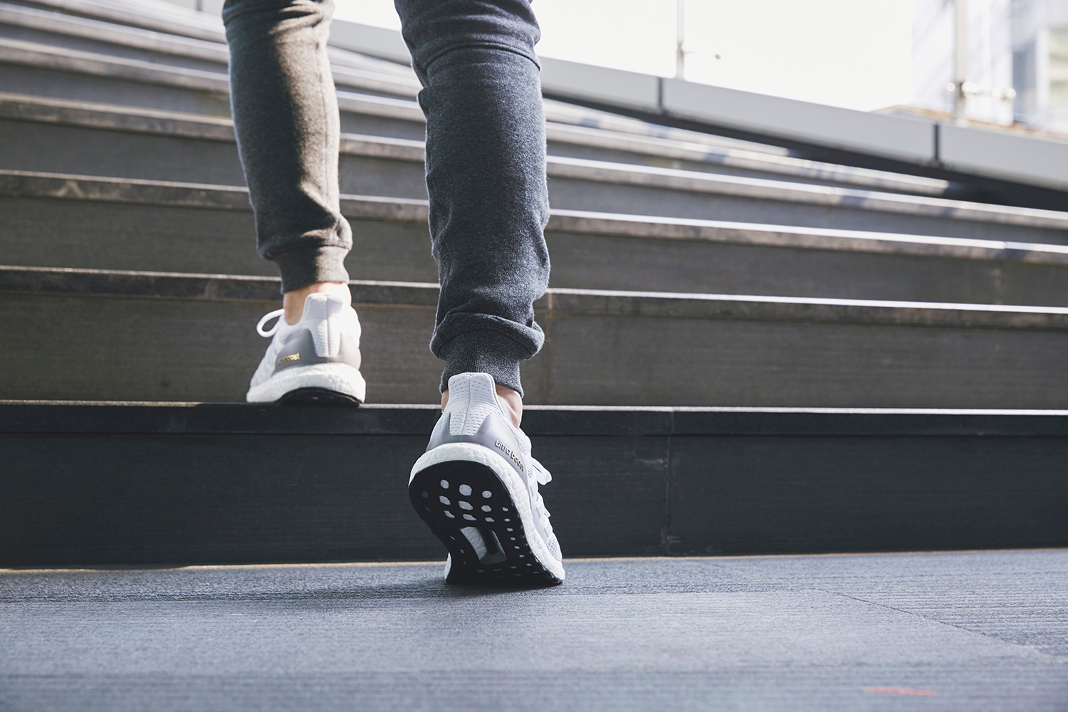 貝克漢、肯伊威斯特兩大家族都穿它!adidas Ultra Boost 黑白神鞋準備開搶