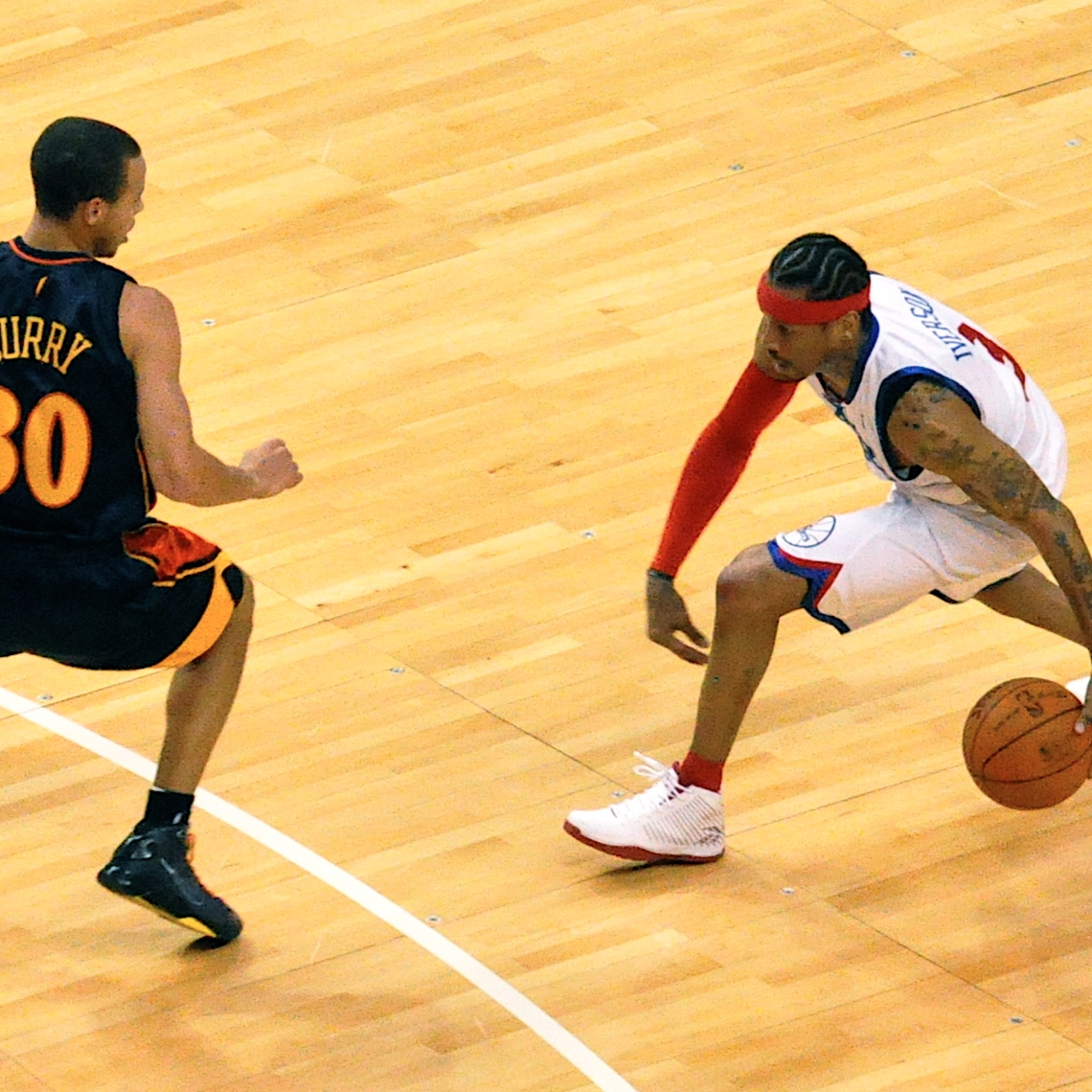 戰神 v.s. 咖哩小子！稀有片段看 AI 如何為稚嫩 Curry 上課