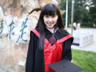 人大招生網大當機！萬名網友擠爆，竟只為了見她一面？
