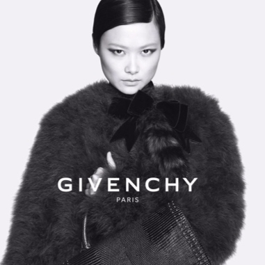 面子超大　GIVENCHY 推出了以中國歌手李宇春命名的球鞋！