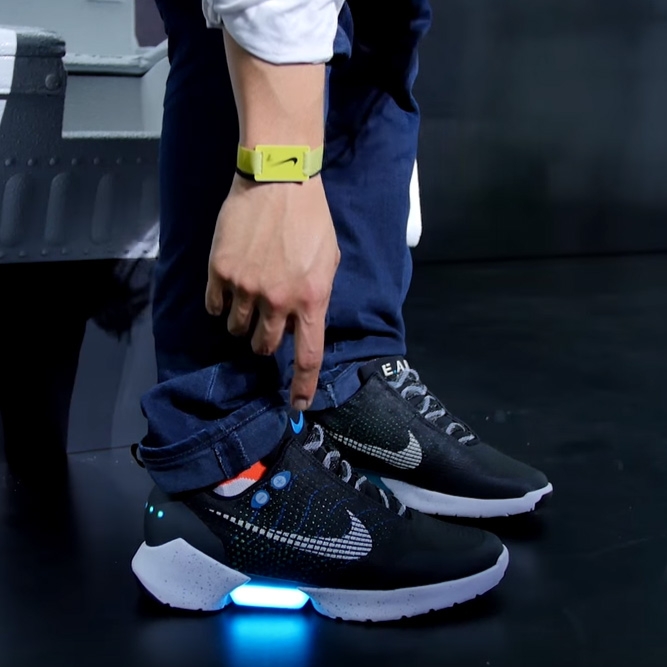 回到未來科技成真！　Nike 自動綁鞋帶鞋款 HyperAdapt 1.0 年底問世！