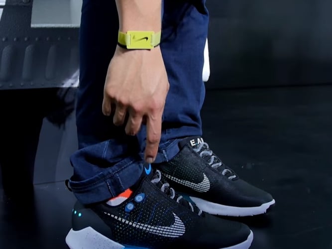 回到未來科技成真！　Nike 自動綁鞋帶鞋款 HyperAdapt 1.0 年底問世！