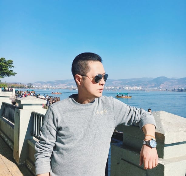 這一家人顏值太高！正妹曬出跟爸爸合照　年輕到太像男友引起眾網友羨慕！