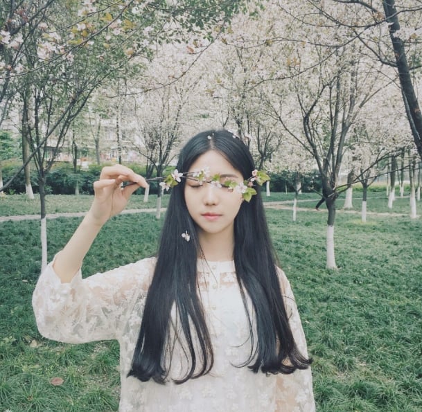 這一家人顏值太高！正妹曬出跟爸爸合照　年輕到太像男友引起眾網友羨慕！