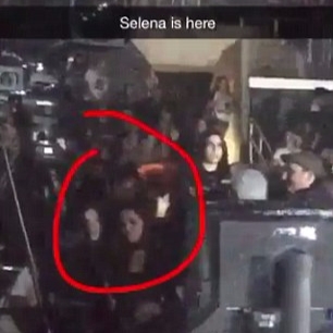 上演大復合的節奏？賽琳娜現身觀看小賈斯汀演唱會！