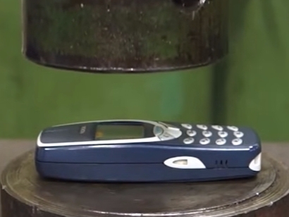 液壓機對上最強手機 Nokia 3310　最後結果居然....