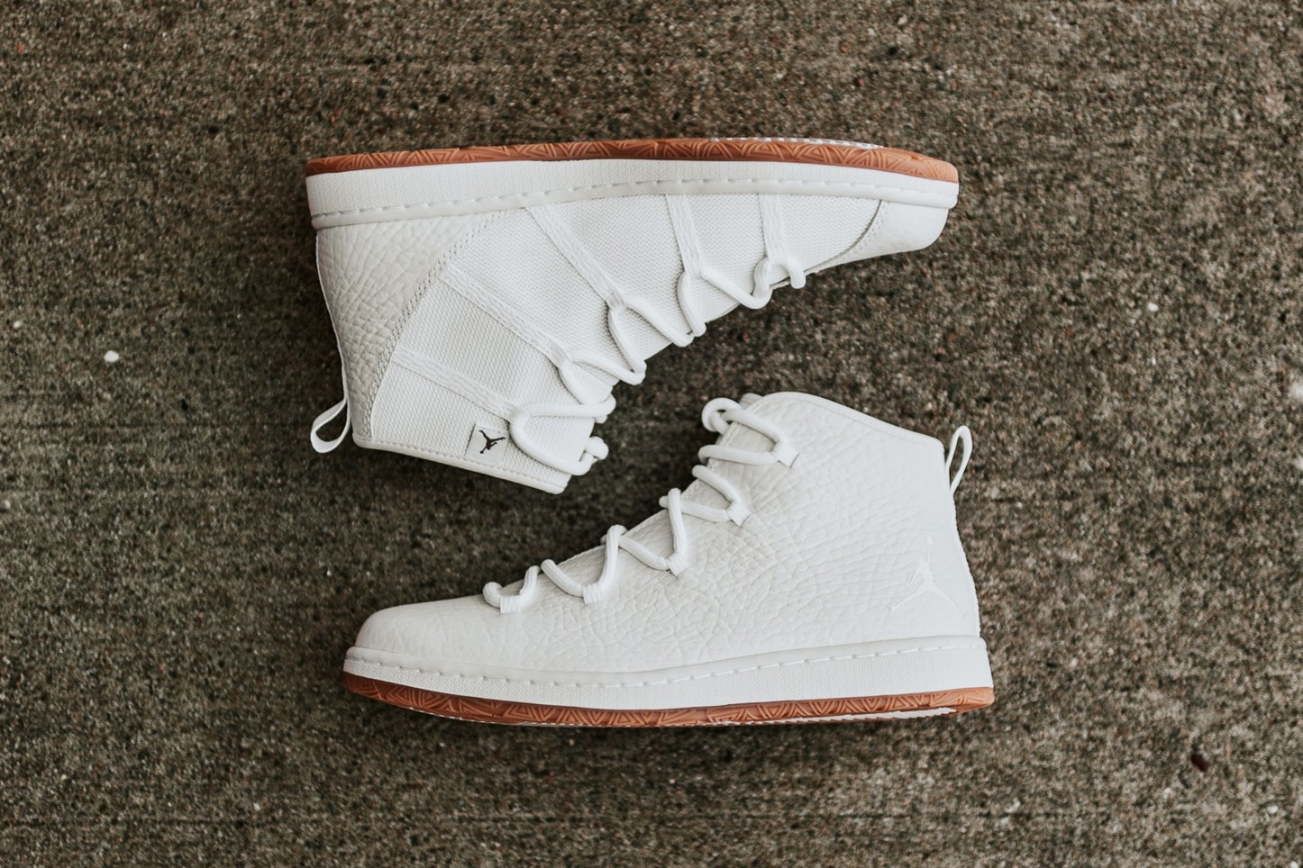 Jordan Galaxy 再推出純色鞋款 All-White 鞋身塑造簡約的潮流感!